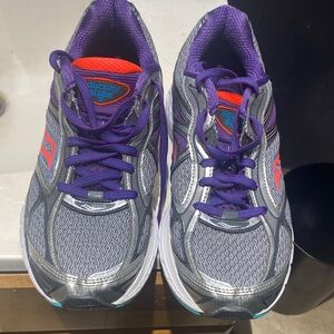 Saucony Women's Gray and Purple Athletic Shoes